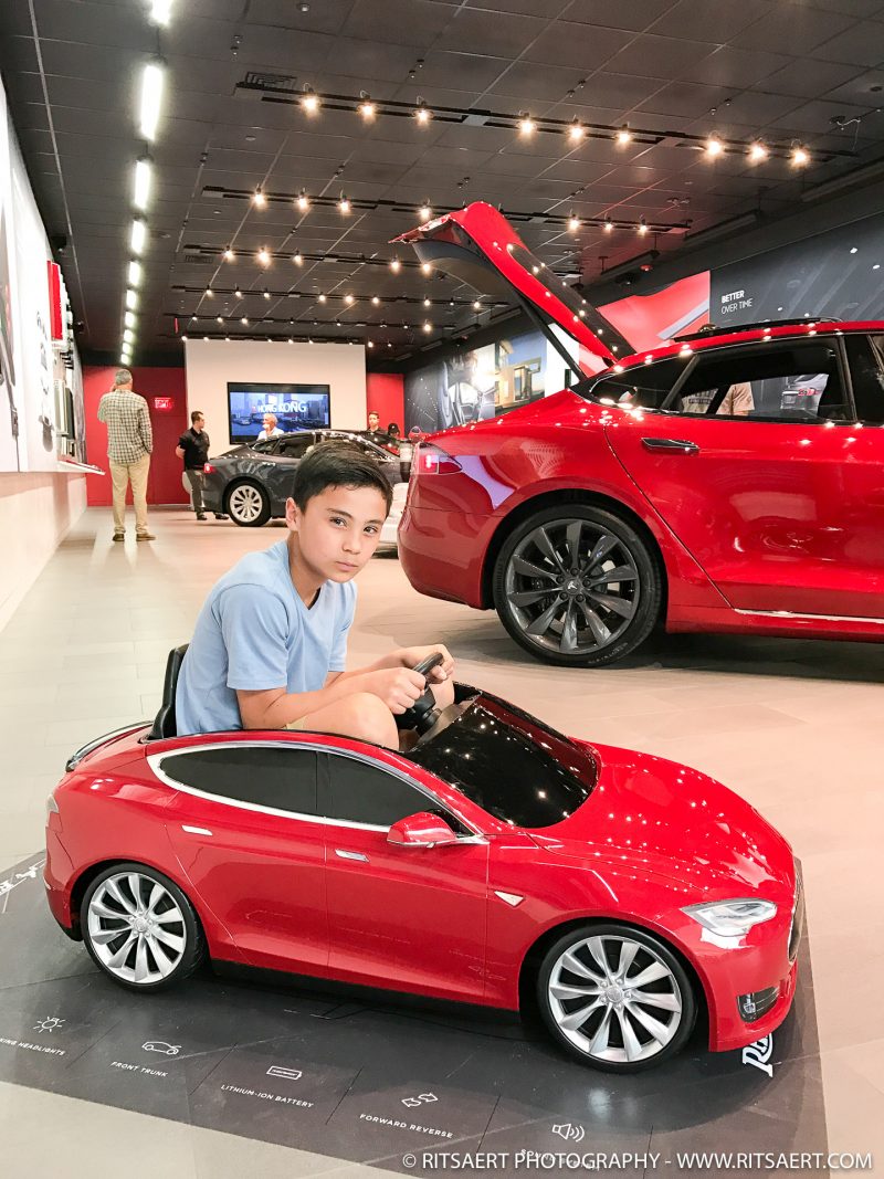 Yo dad!, wanna race? - Tesla - Miami